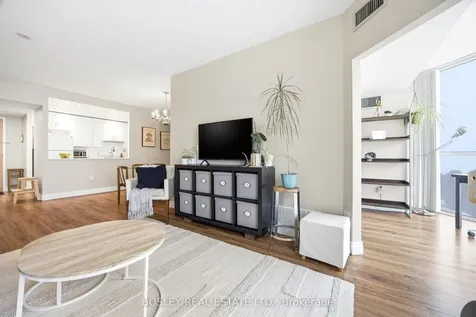 5 Concorde Place Toronto ON M3C 3M8