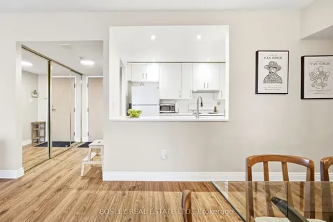 5 Concorde Place Toronto ON M3C 3M8