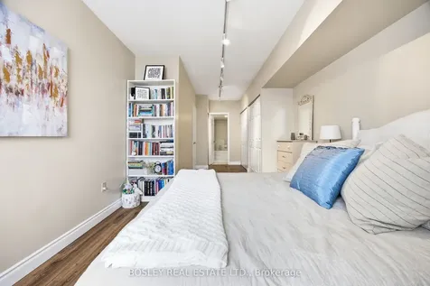 5 Concorde Place Toronto ON M3C 3M8