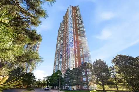 5 Concorde Place Toronto ON M3C 3M8