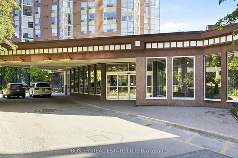 5 Concorde Place Toronto ON M3C 3M8