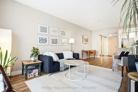 5 Concorde Place Toronto ON M3C 3M8