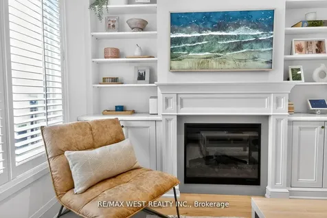 7 Oakburn Crescent Toronto ON M2N 2T5