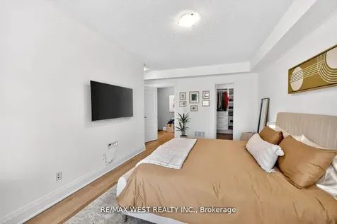 7 Oakburn Crescent Toronto ON M2N 2T5