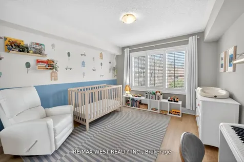 7 Oakburn Crescent Toronto ON M2N 2T5