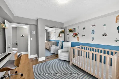 7 Oakburn Crescent Toronto ON M2N 2T5