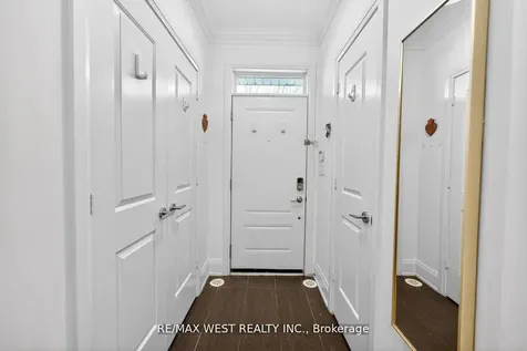 7 Oakburn Crescent Toronto ON M2N 2T5