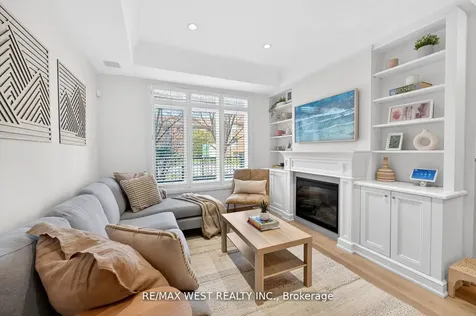 7 Oakburn Crescent Toronto ON M2N 2T5
