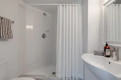 650 Queens Quay W Toronto ON M5V 3Y7