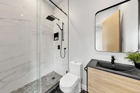 135 Dalhousie Street Toronto ON M5B 2S1
