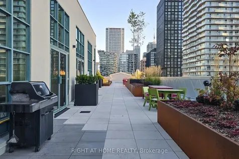 135 Dalhousie Street Toronto ON M5B 2S1