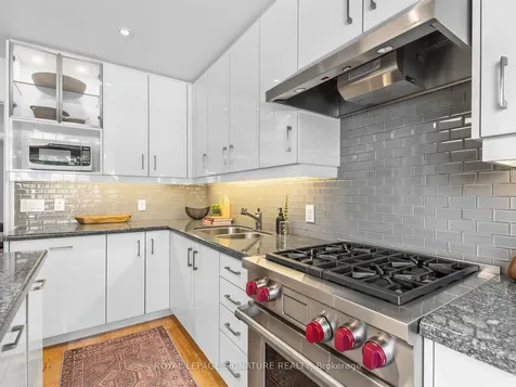 240 Broadway Avenue Toronto ON M4P 1V9