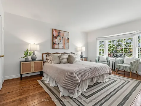 240 Broadway Avenue Toronto ON M4P 1V9