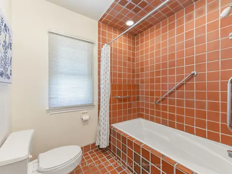 240 Broadway Avenue Toronto ON M4P 1V9