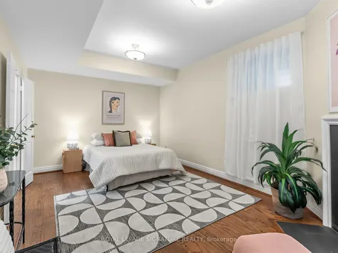 240 Broadway Avenue Toronto ON M4P 1V9