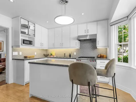 240 Broadway Avenue Toronto ON M4P 1V9
