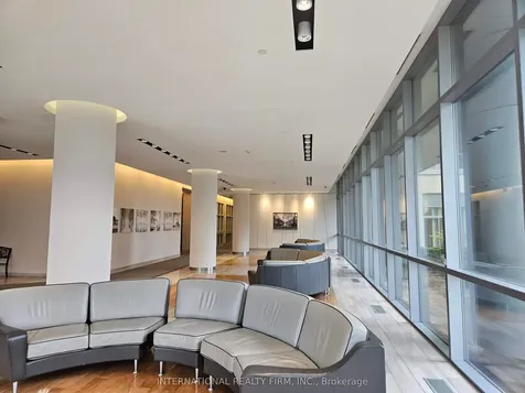 66 Forest Manor Road Toronto ON M2J 0B7