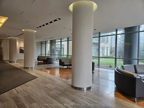 66 Forest Manor Road Toronto ON M2J 0B7