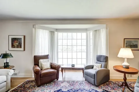 44 Highland Crescent Toronto ON M2L 1G6