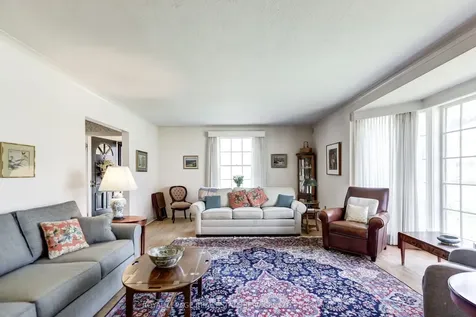 44 Highland Crescent Toronto ON M2L 1G6