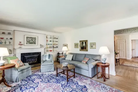 44 Highland Crescent Toronto ON M2L 1G6