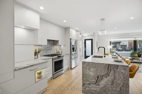 52 Burncrest Drive Toronto ON M5M 2Z5
