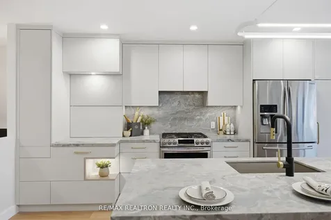 52 Burncrest Drive Toronto ON M5M 2Z5