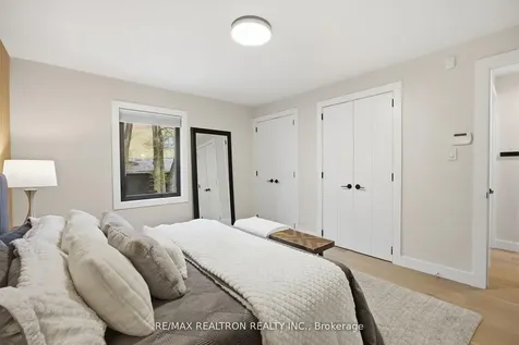 52 Burncrest Drive Toronto ON M5M 2Z5
