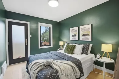 52 Burncrest Drive Toronto ON M5M 2Z5