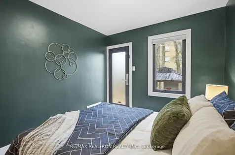52 Burncrest Drive Toronto ON M5M 2Z5