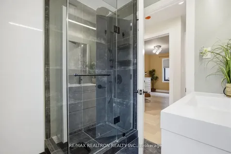 52 Burncrest Drive Toronto ON M5M 2Z5