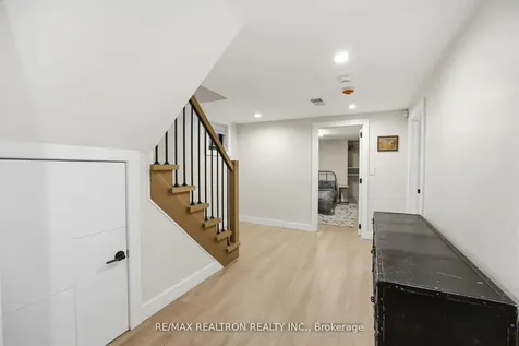 52 Burncrest Drive Toronto ON M5M 2Z5