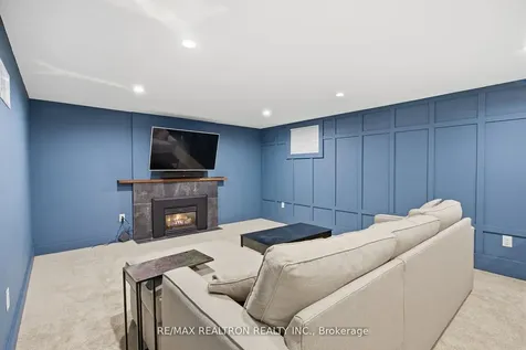 52 Burncrest Drive Toronto ON M5M 2Z5
