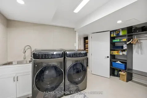 52 Burncrest Drive Toronto ON M5M 2Z5