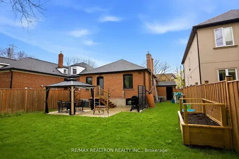52 Burncrest Drive Toronto ON M5M 2Z5