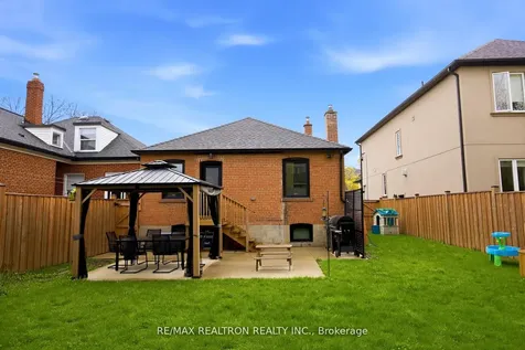 52 Burncrest Drive Toronto ON M5M 2Z5