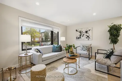 52 Burncrest Drive Toronto ON M5M 2Z5
