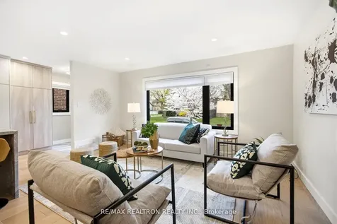 52 Burncrest Drive Toronto ON M5M 2Z5
