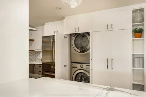 278 Bloor Street E Toronto ON M4W 3M4