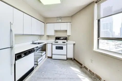 270 Queens Quay W Toronto ON M5J 2N4