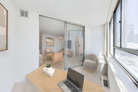 270 Queens Quay W Toronto ON M5J 2N4