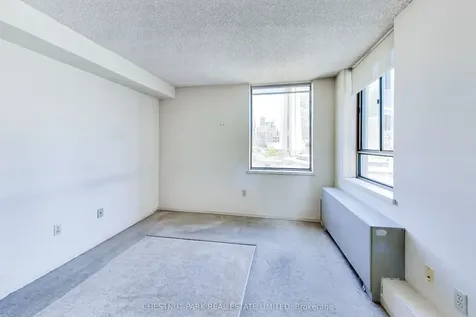 270 Queens Quay W Toronto ON M5J 2N4