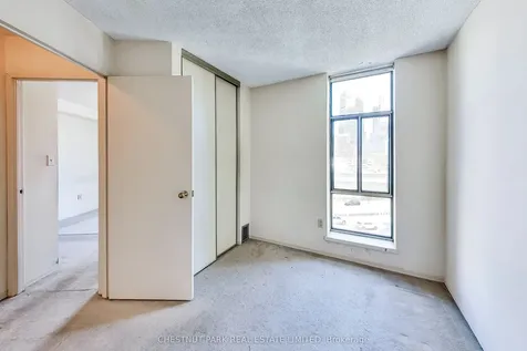 270 Queens Quay W Toronto ON M5J 2N4