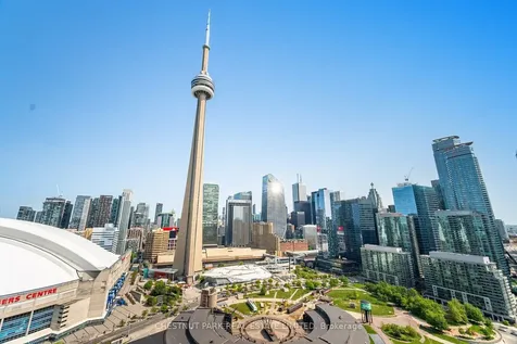 270 Queens Quay W Toronto ON M5J 2N4