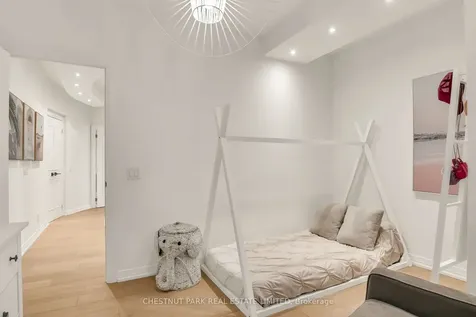 3 Mcalpine Street Toronto ON M5R 3T5