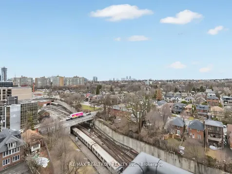 23 Glebe Road W Toronto ON M5P 0A1