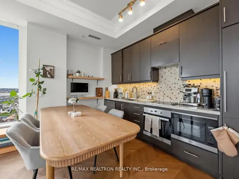 23 Glebe Road W Toronto ON M5P 0A1