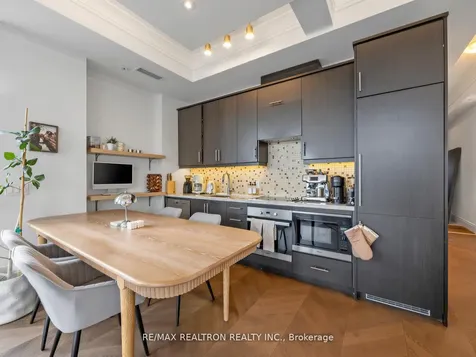 23 Glebe Road W Toronto ON M5P 0A1