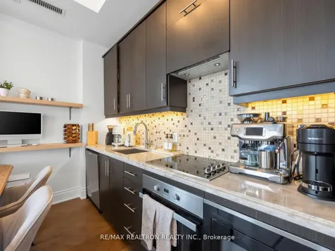 23 Glebe Road W Toronto ON M5P 0A1