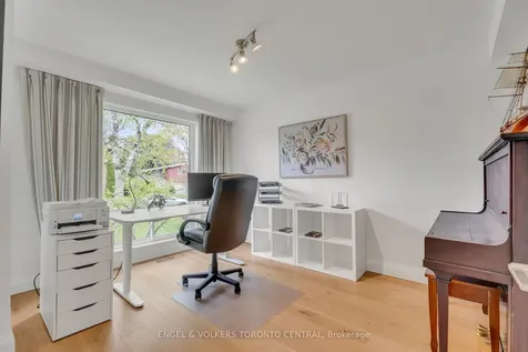 170 Fenn Avenue Toronto ON M2P 1X9